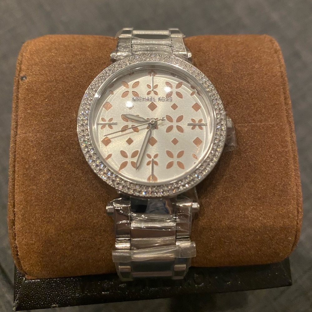 Nwot Michael Kors Watch pave design silver - Picture 7 of 8